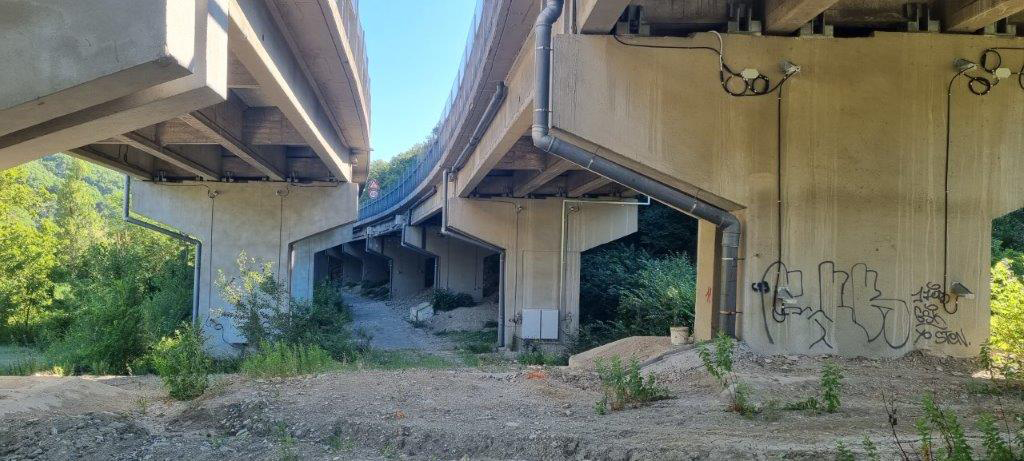 Viadotto autostradale a graticcio in cemento armato
